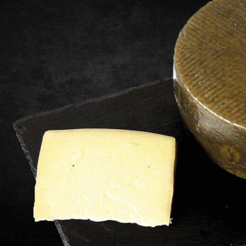 2 Cuñas de queso curado de Oveja 225 g. - tiendaabrasadorencasa